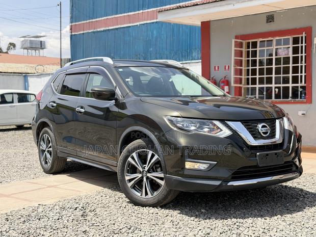 Nissan X-Trail 2.0 Petrol FWD 2018 Brown