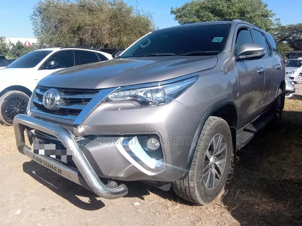 Toyota Fortuner 2.8 D AWD 2017 Brown