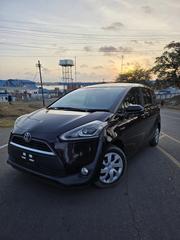 Toyota Sienta 1.5 Hybrid FWD 2018 Black for sale