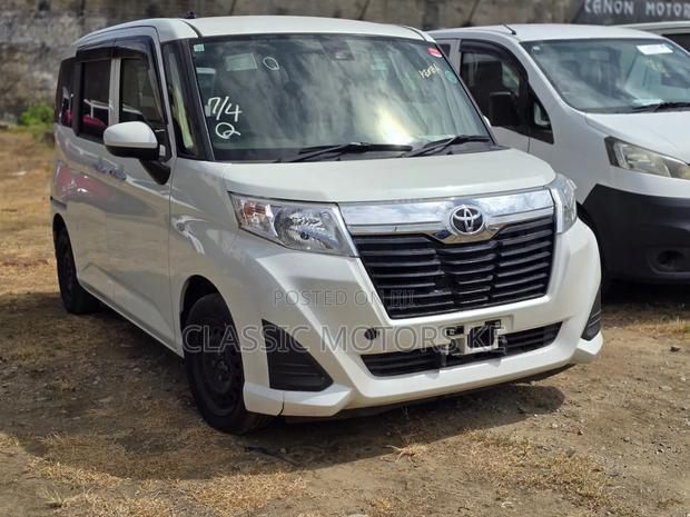 Toyota Roomy 1.0 FWD 2019 White