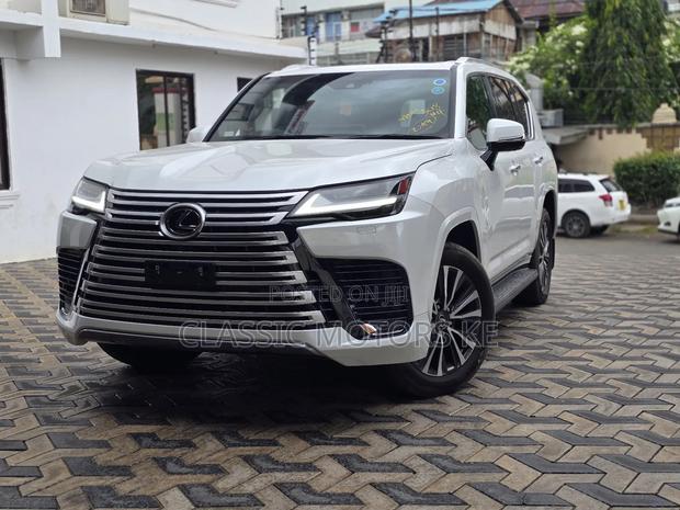 Lexus LX 600 2024 White
