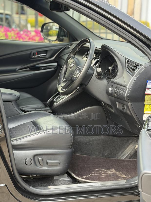 Toyota Harrier 2.0 2020 Black
