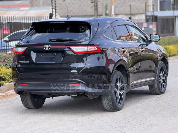 Toyota Harrier 2.0 2020 Black