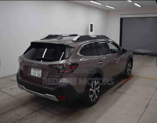 Subaru Outback 2023 Brown