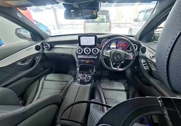 Mercedes-Benz C180 2018 Blue