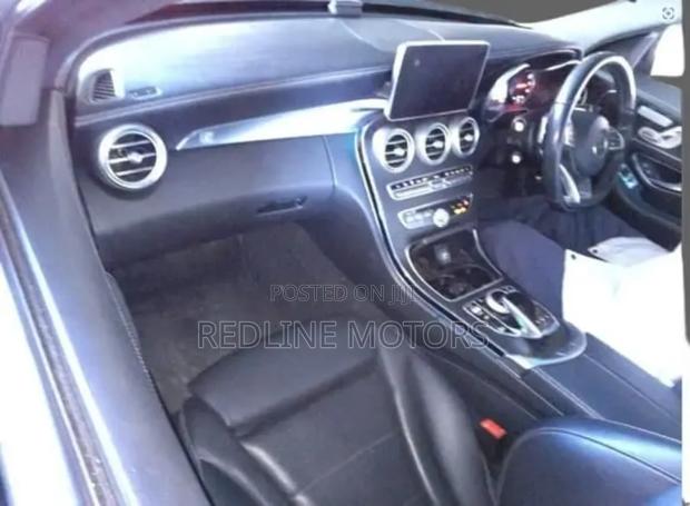 Mercedes-Benz C200 2018 Black