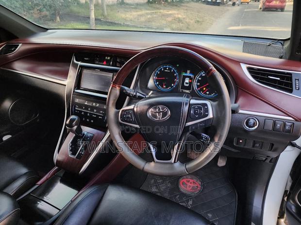 Toyota Harrier 2.0 2016 White