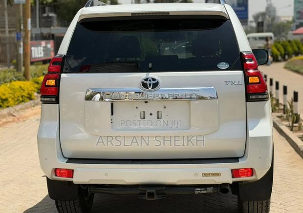 Toyota Land Cruiser Prado 2019 White
