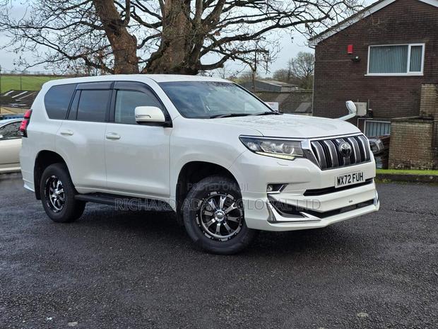 Toyota Land Cruiser Prado 2.7 2022 White