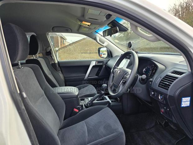 Toyota Land Cruiser Prado 2.7 2022 White
