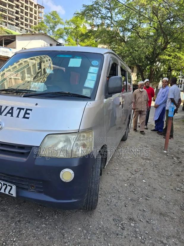 Toyota TownAce 2010 Silver