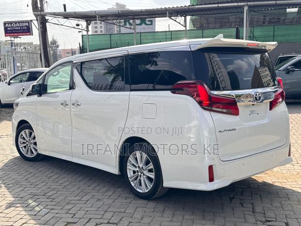 Toyota Alphard 2.5 Petrol FWD 2019 White