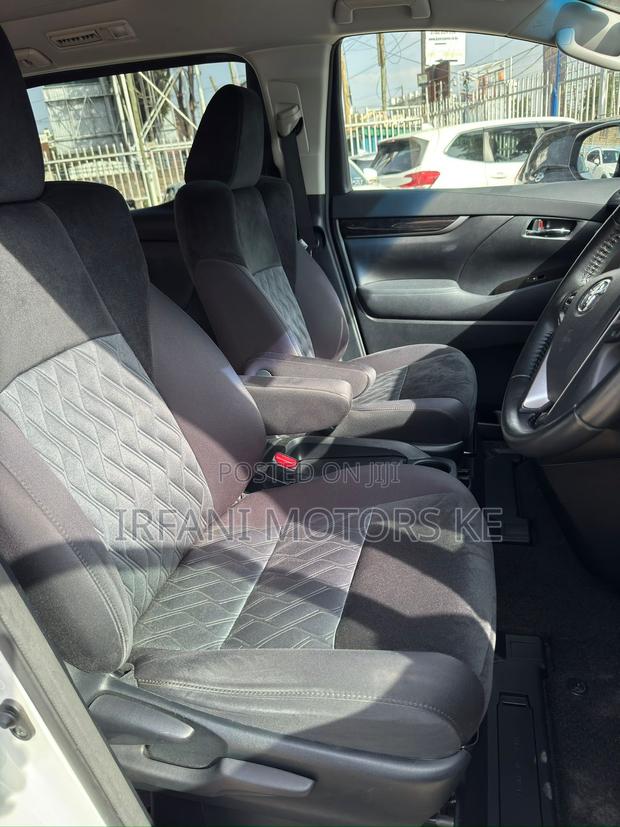 Toyota Alphard 2.5 Petrol FWD 2019 White