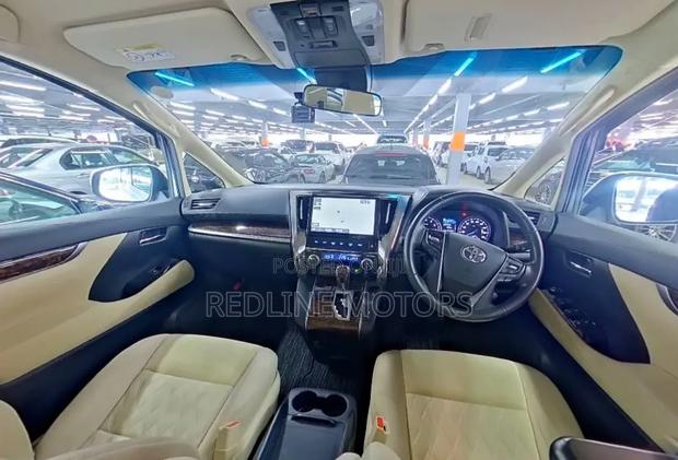 Toyota Alphard 2.5 Petrol AWD 2018 Pearl