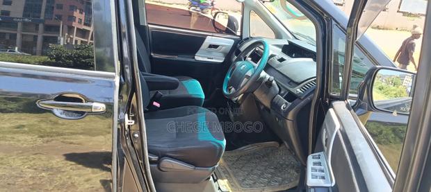 Toyota Voxy 2010 Black