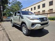Toyota Hilux 2.5 D-4D 4X4 SRX 2010 Gray for sale