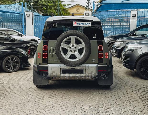 Land Rover Defender SE 2021 Green