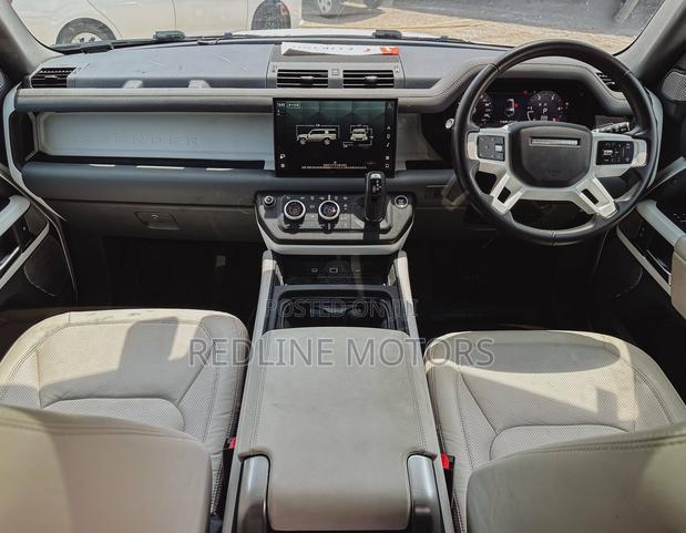 Land Rover Defender SE 2023 Off white