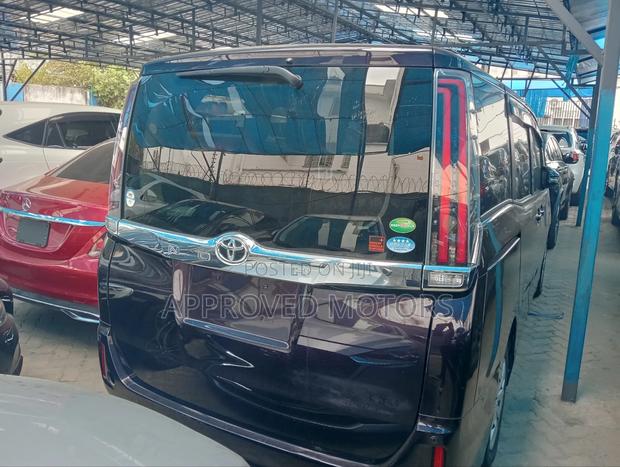 Toyota Noah 2019 Purple