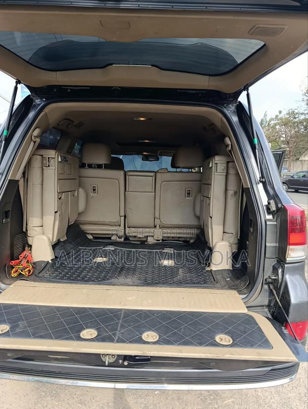 Toyota Land Cruiser 2010 Gray