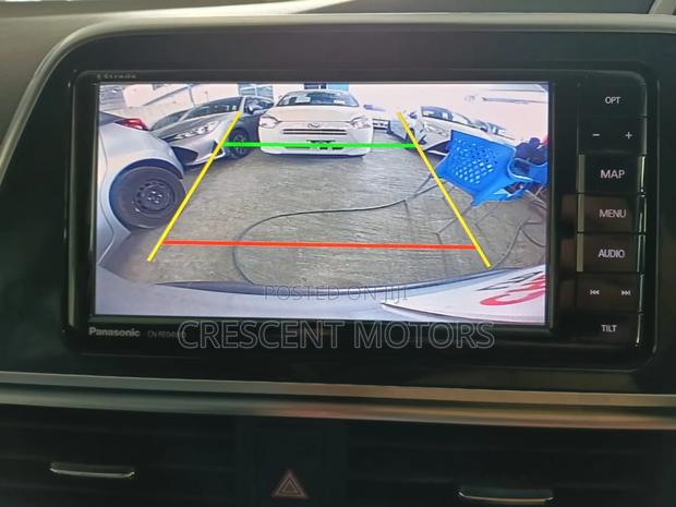 Toyota Sienta 2019 Silver