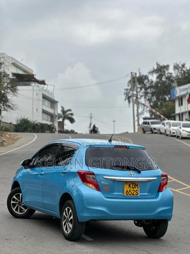 Toyota Vitz 2017 Blue