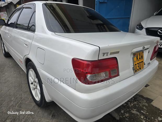 Toyota Carina 2001 White