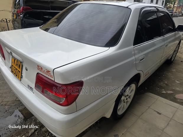 Toyota Carina 2001 White