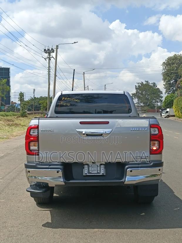 Toyota Hilux 2022 Silver