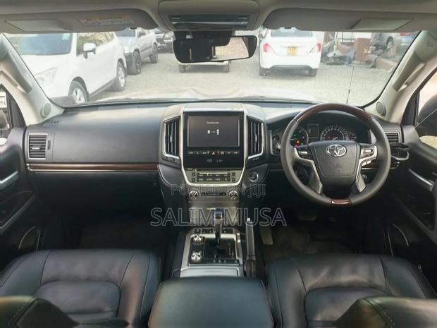 Toyota Land Cruiser 2017 Gray