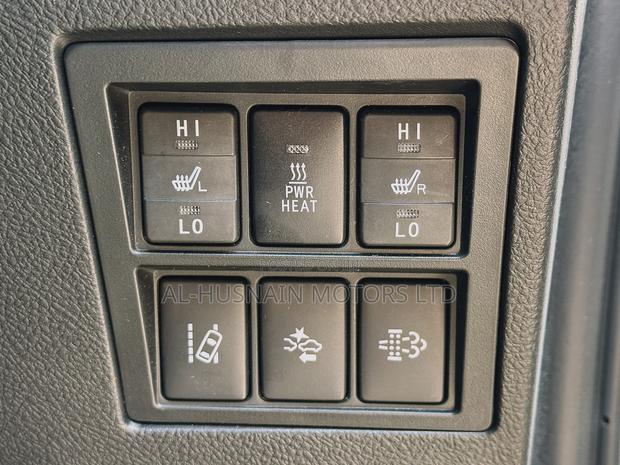 Toyota Hilux Revo Double Cab Deisel 2.4 AWD 2018 White
