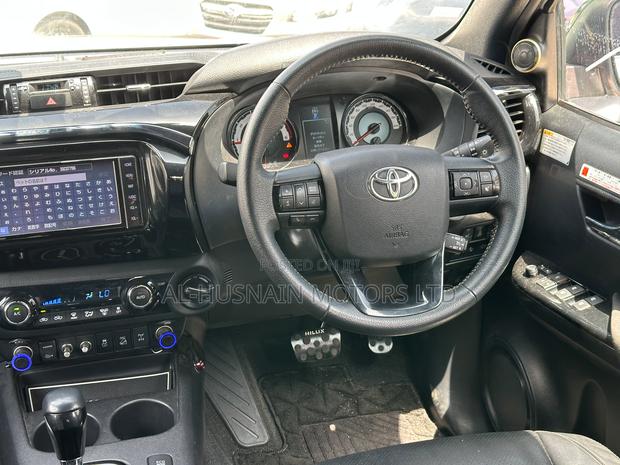 Toyota Hilux Revo Double Cab Deisel 2.4 AWD 2018 White