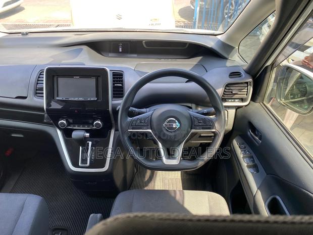 Nissan Serena 2018 White