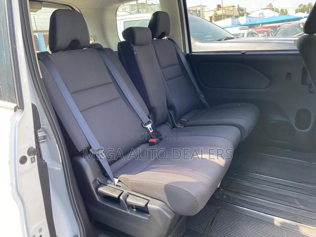 Nissan Serena 2018 White
