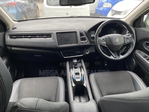 Honda Vezel 2018 White