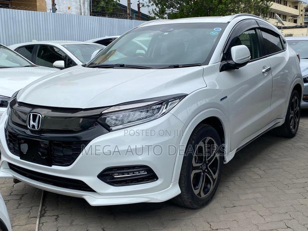 Honda Vezel 2018 White