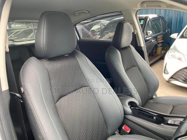 Honda Vezel 2018 White