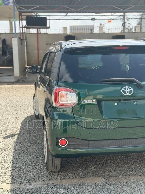 Toyota Passo 1.0 AWD 2018 Green