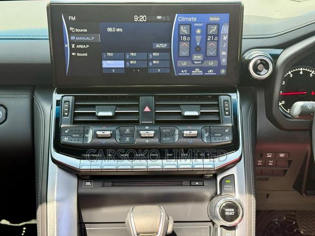 Toyota Land Cruiser LC300 2022