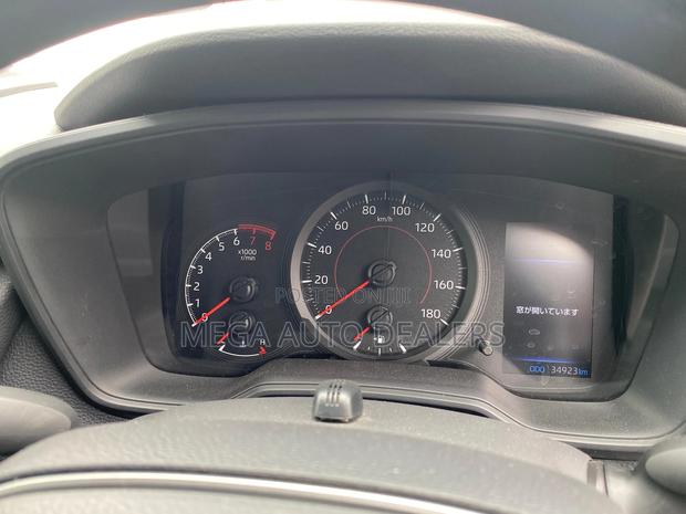 Toyota Corolla 2018 Silver