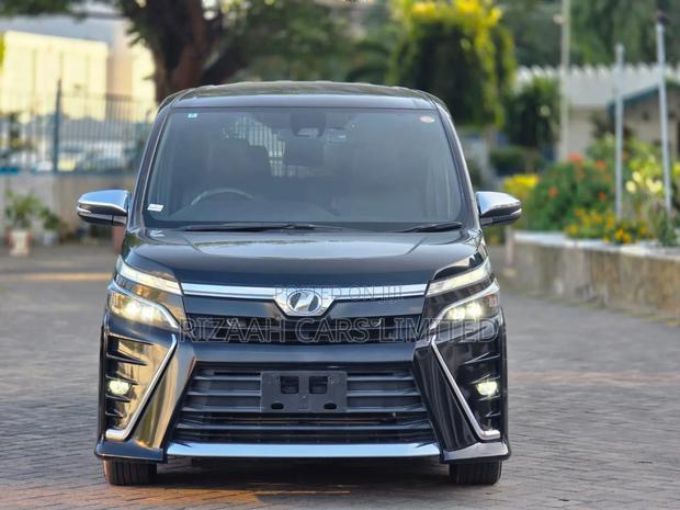 Toyota Voxy 2018 Black