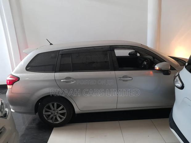 Toyota Corolla Fielder 2018 Silver