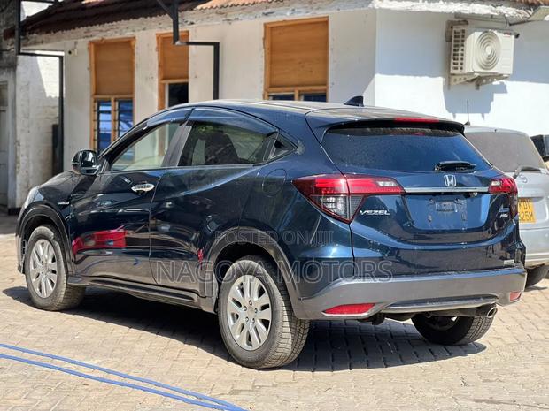 Honda Vezel 2018 Blue