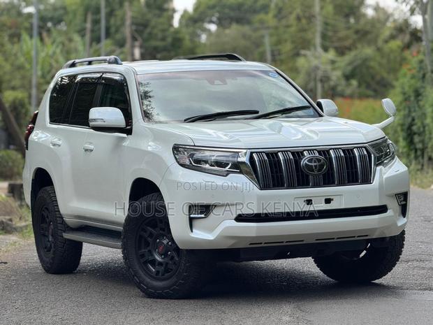 Toyota Land Cruiser Prado 2.8 2019 White