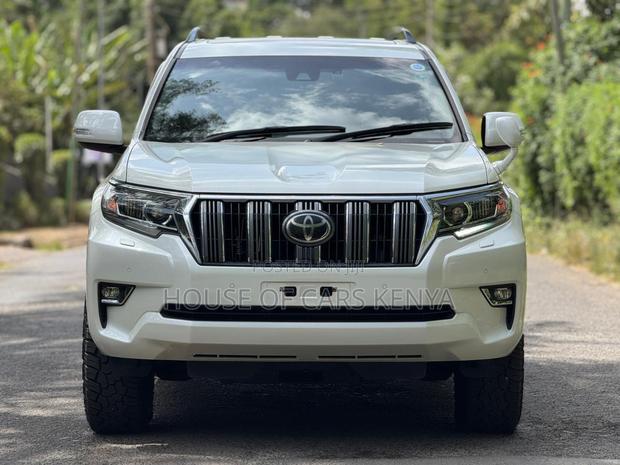 Toyota Land Cruiser Prado 2.8 2019 White