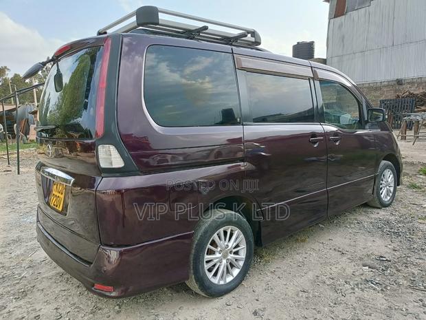 Nissan Serena 2008 Maroon