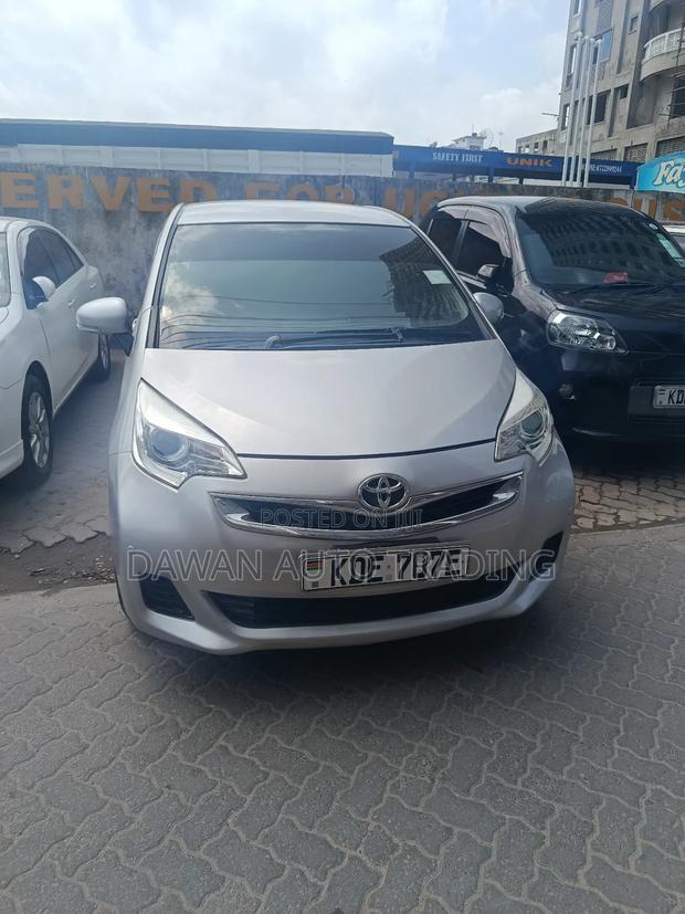 Toyota Ractis 1.5 FWD 2015 Silver
