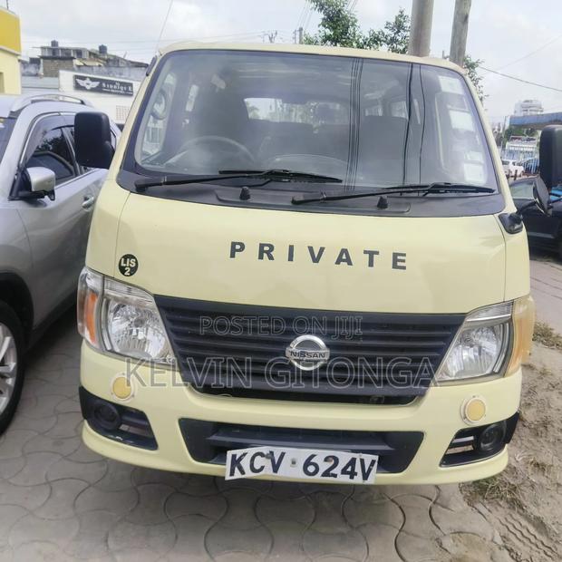 Nissan Caravan 2012 Yellow