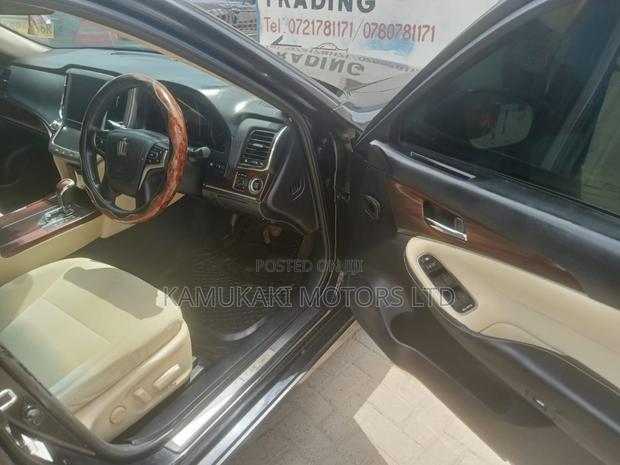 Toyota Crown 2013 Black