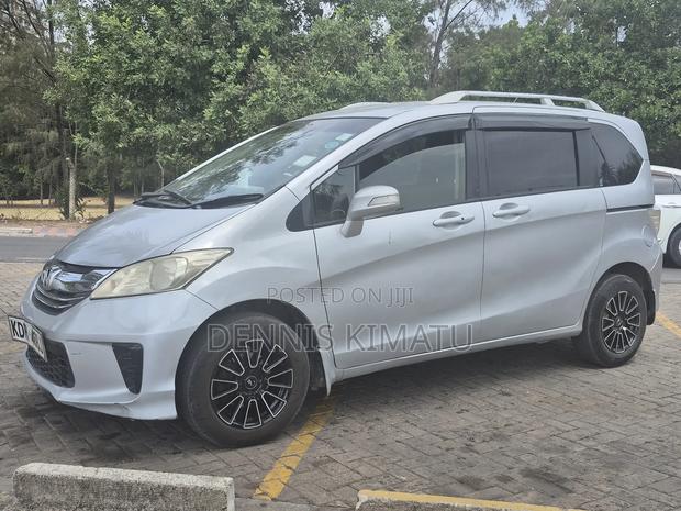 Honda Freed 2015 Silver